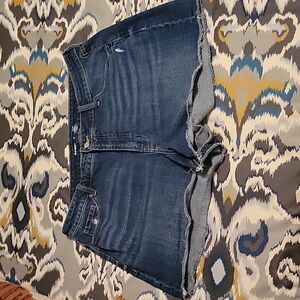 Old Navy curvy cut-off denim shorts Size 18